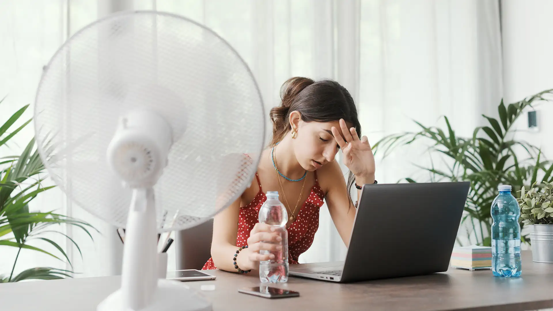 Was Arbeitgeber:innen über das betriebliche Hitzefrei wissen müssen
