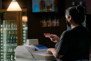 BFH stoppt pauschale Steuerschätzungen – Kassenführung rückt in den Fokus