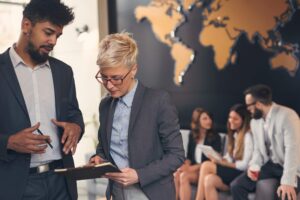 rechtssichere Prozesse in internationalen Teams